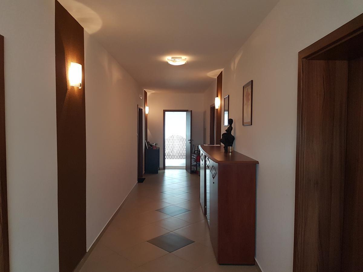 Agropenzion 7Divov Dolna Krupa Εξωτερικό φωτογραφία